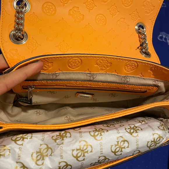 Brand new guess handbag for sale - Picture 4 of 4